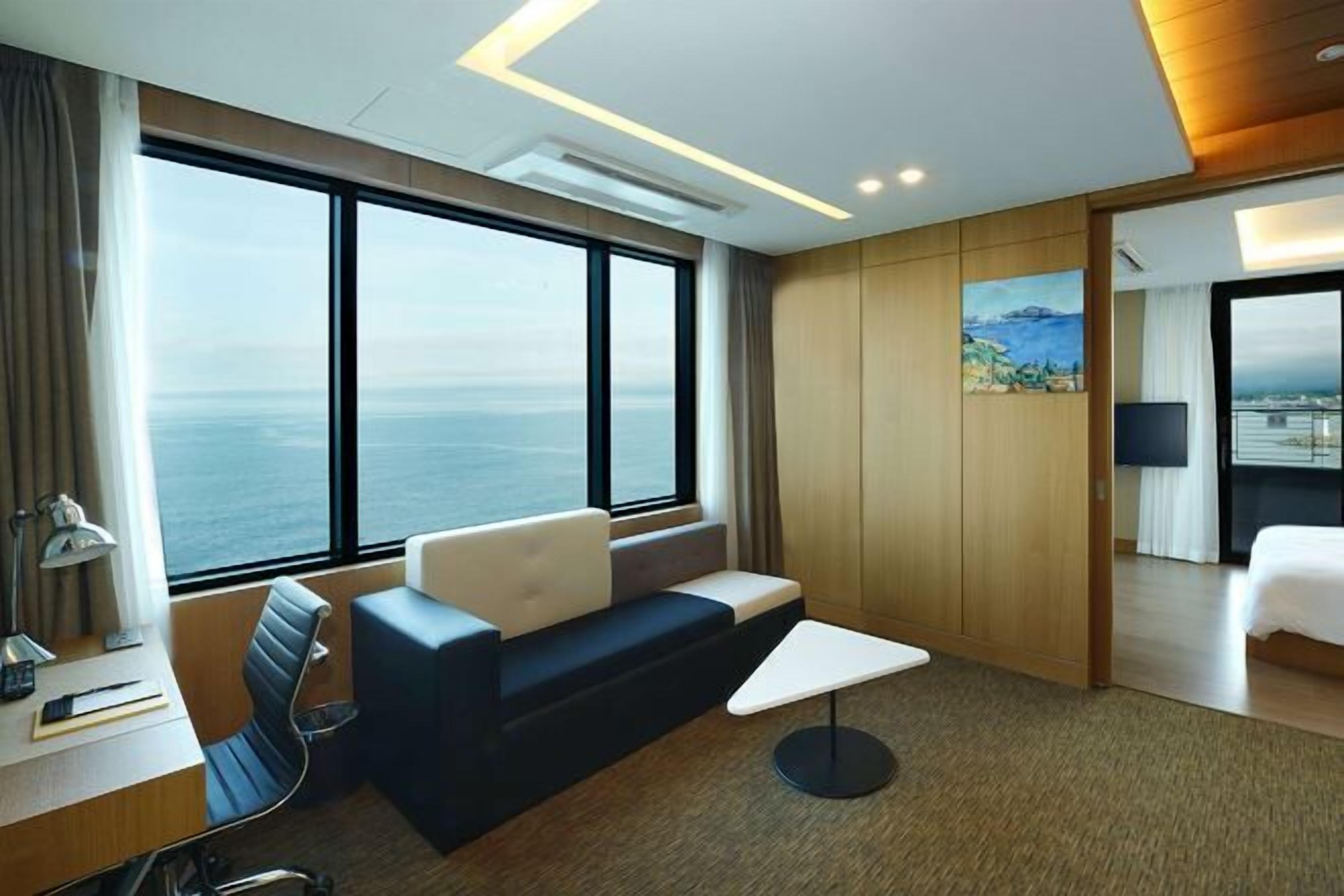 Desk, laptop workspace, blackout drapes, free WiFi