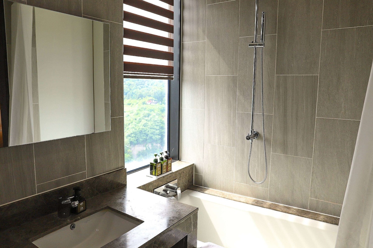 premier family twin suite | 1 bedroom, desk, laptop workspace, blackout curtains