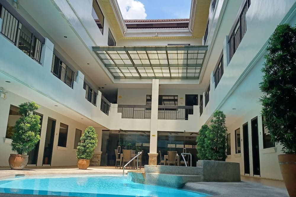Boomerang Hotel