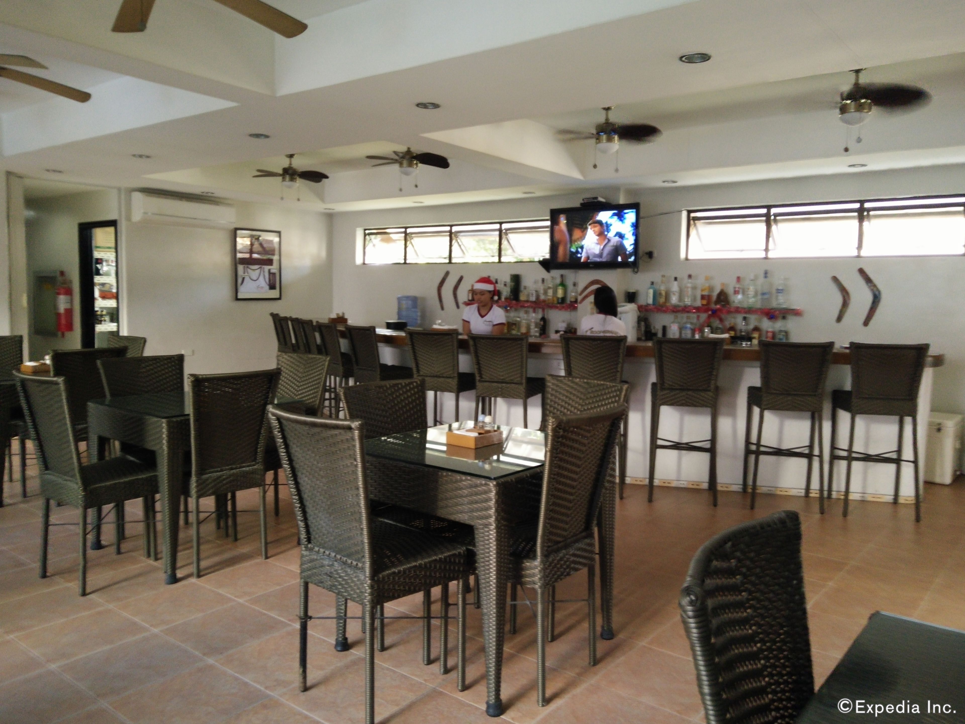 Se sirven desayunos, almuerzos y cenas; cocina internacional