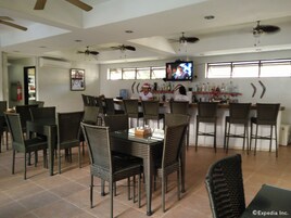 Breakfast, lunch, dinner served; international cuisine 