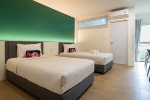 Desk, free WiFi, bed sheets - KYP Hotel (Fang)