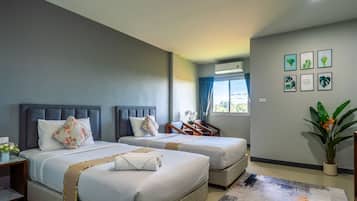 Standard Twin Room | Minibar, desk, rollaway beds, free WiFi