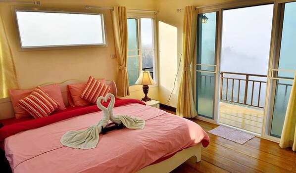 Honeymoon Villa, Mountain View | Premium bedding, individually decorated, individually furnished, desk