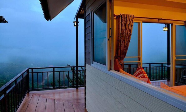 Honeymoon Villa, Mountain View | Balcony - Byemuang Khaokho Resort View Talaymok (Khao Kho)