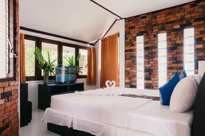 Premium bedding, in-room safe, blackout curtains, soundproofing - Adang Island Resort (Ko Adang)