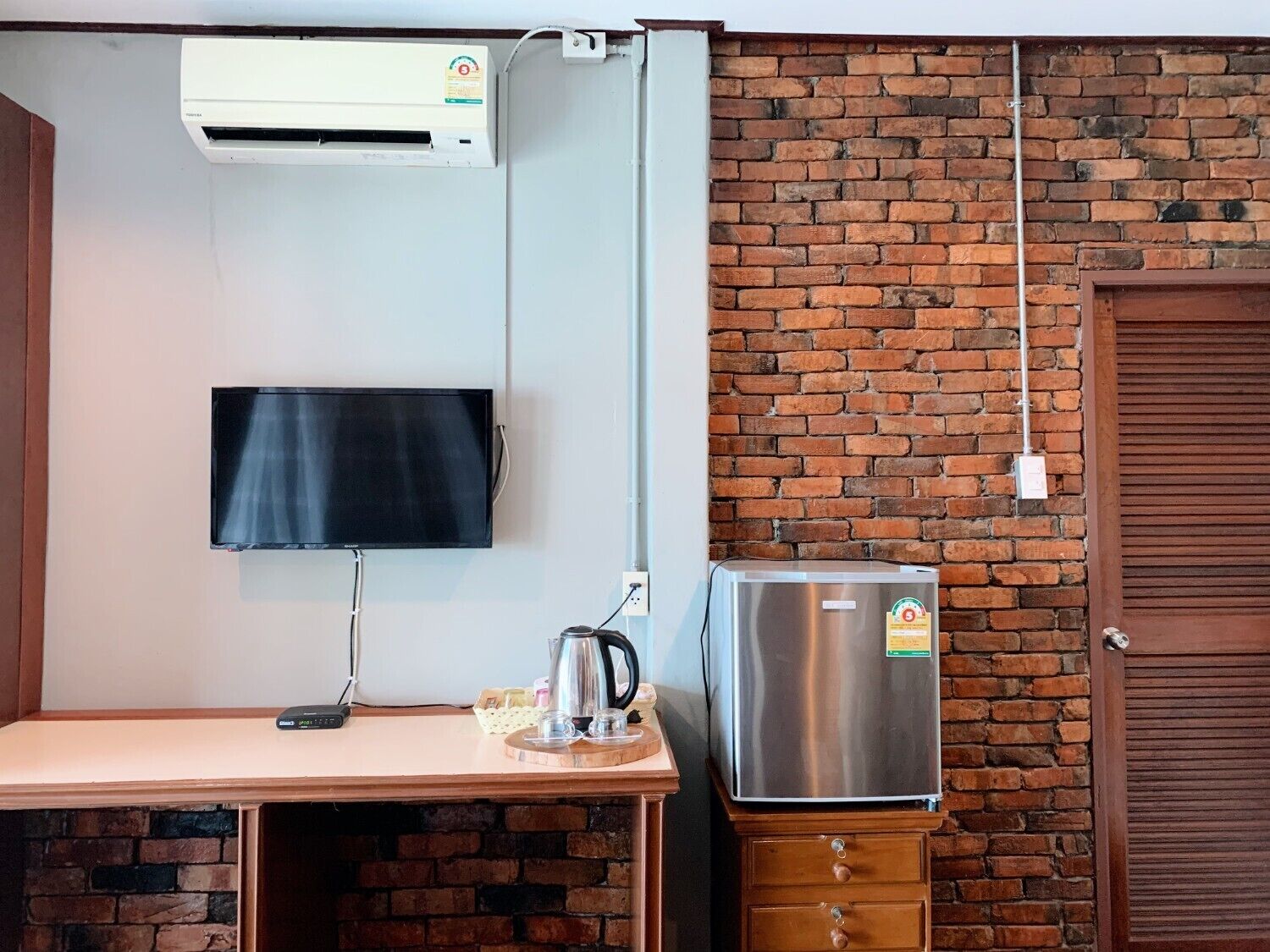 beachfront villa | bathroom | shower, free toiletries, towels