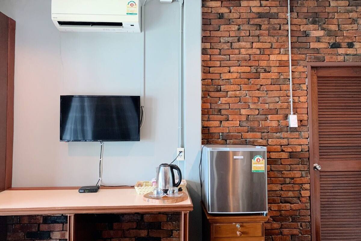 beachfront villa | bathroom | shower, free toiletries, towels