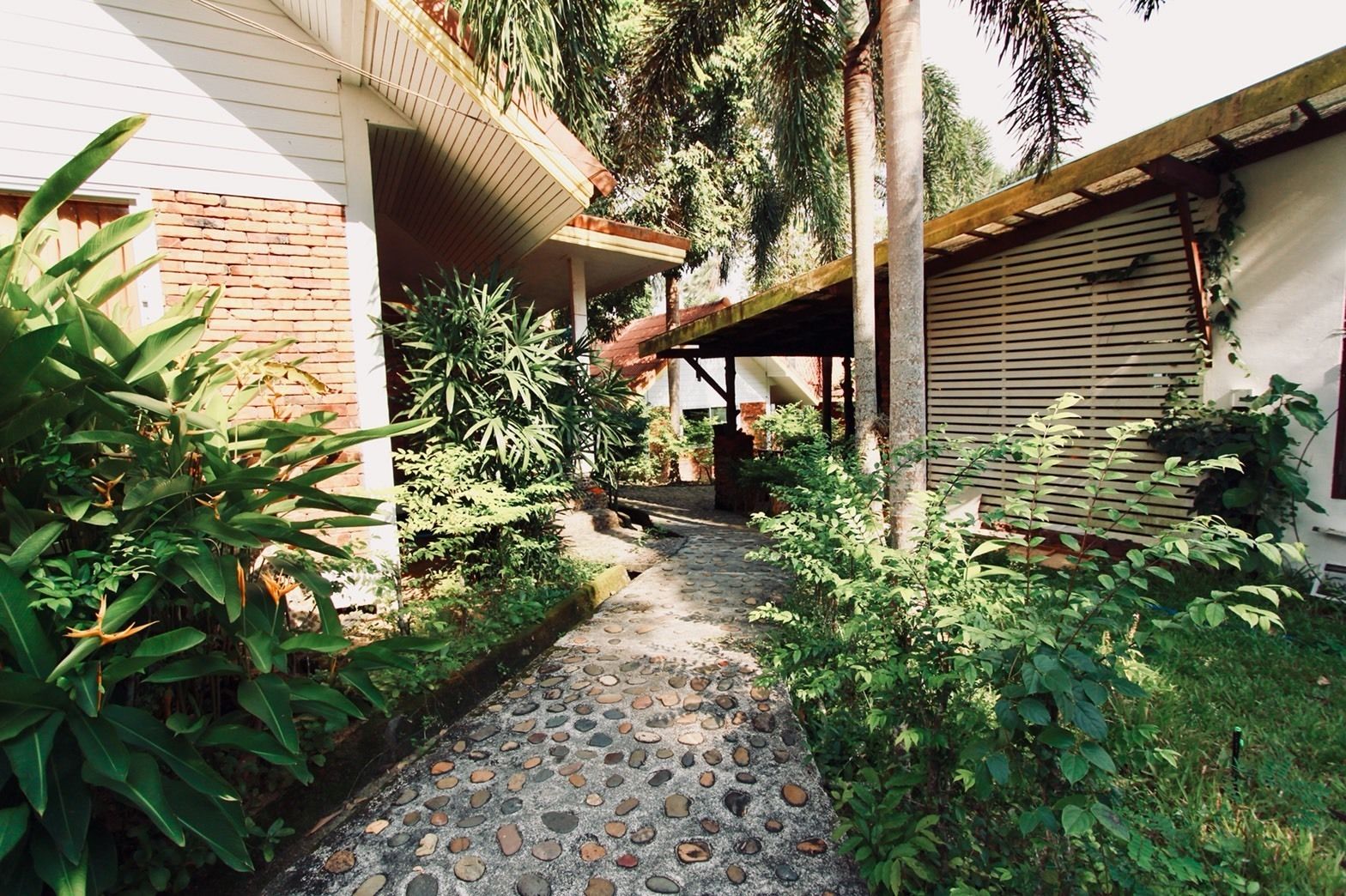 classic garden bungalow | garden view