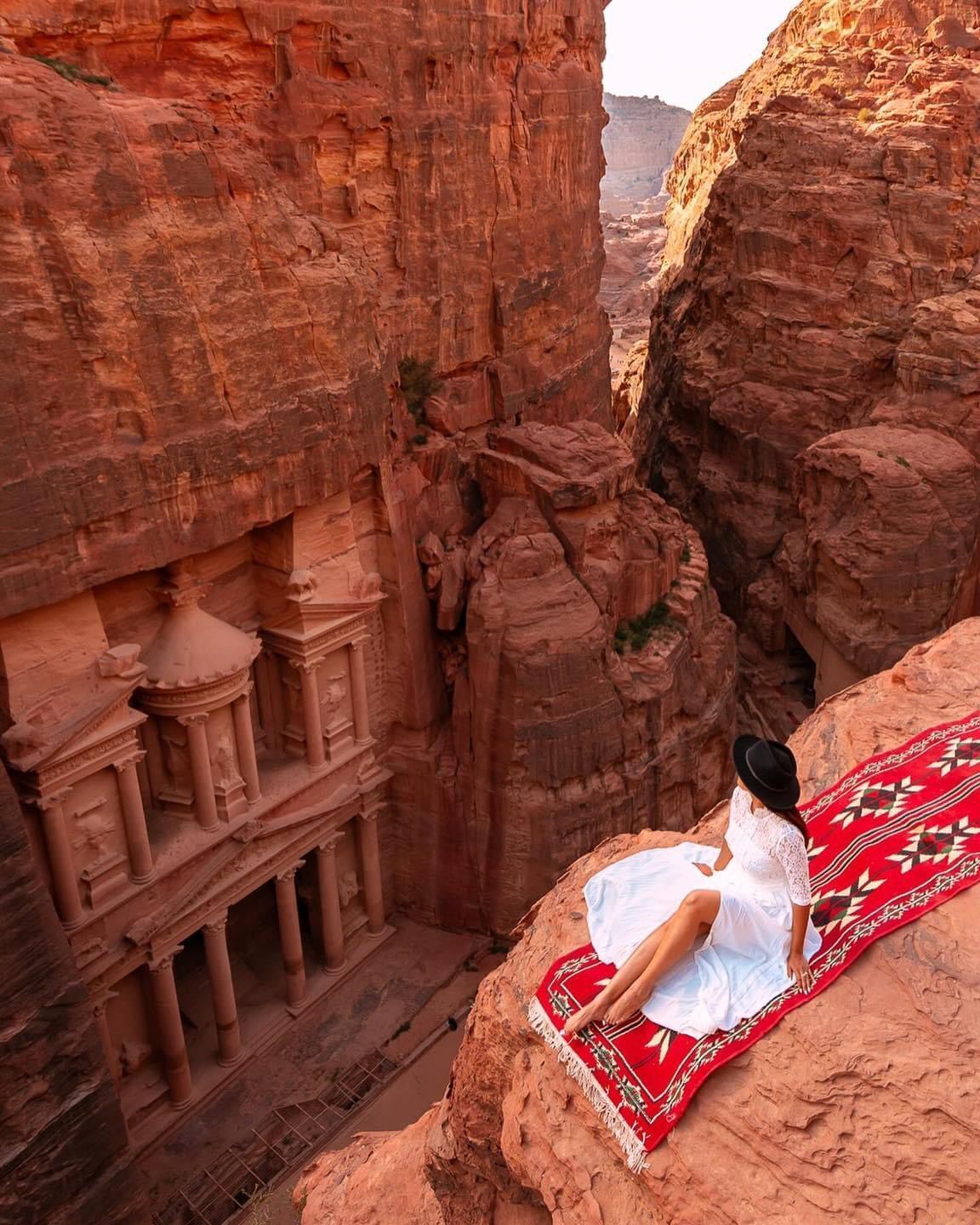 32-inch led tv with satellite channels, tv