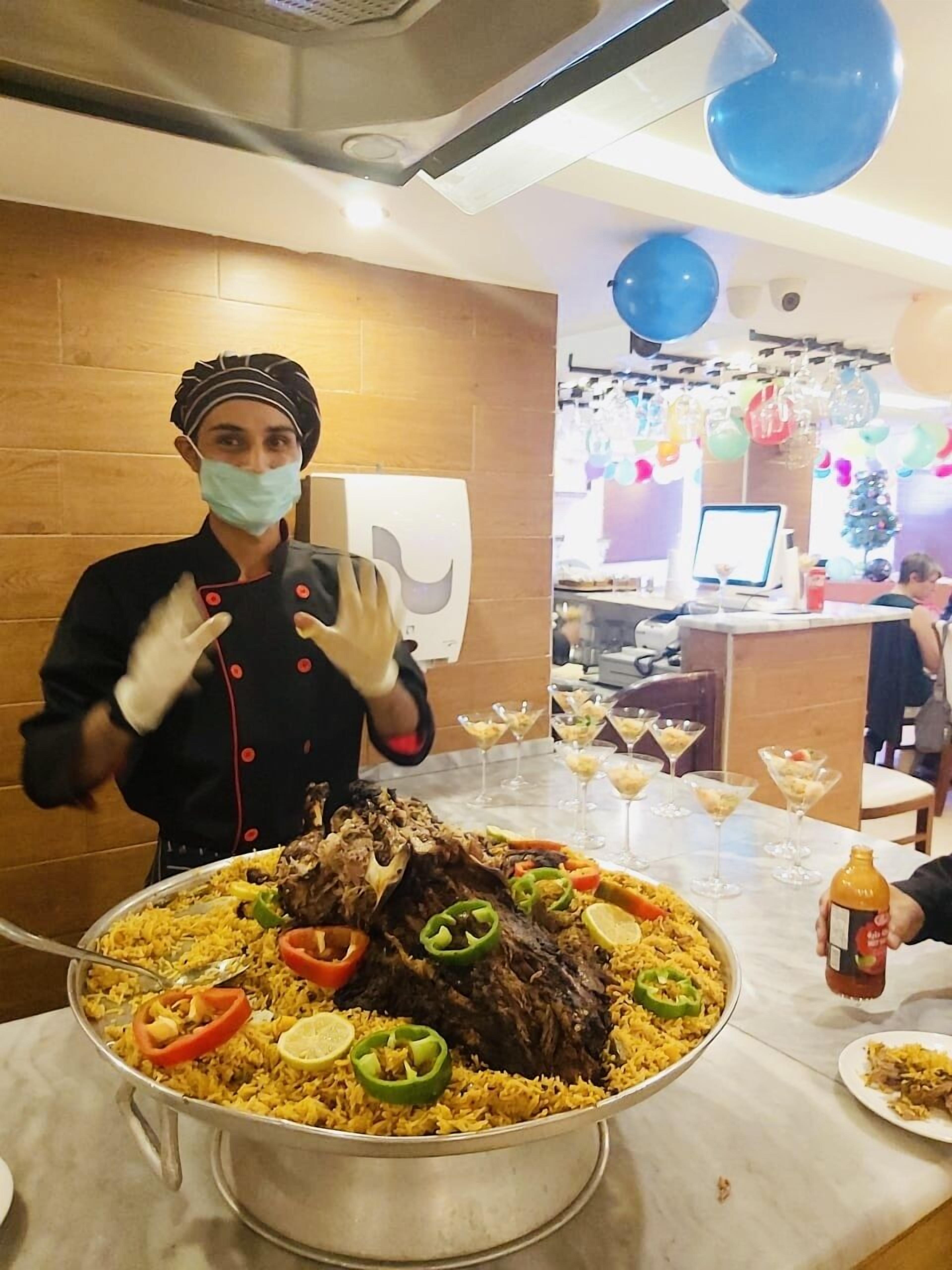 2 restaurants, breakfast, lunch, dinner served; international cuisine