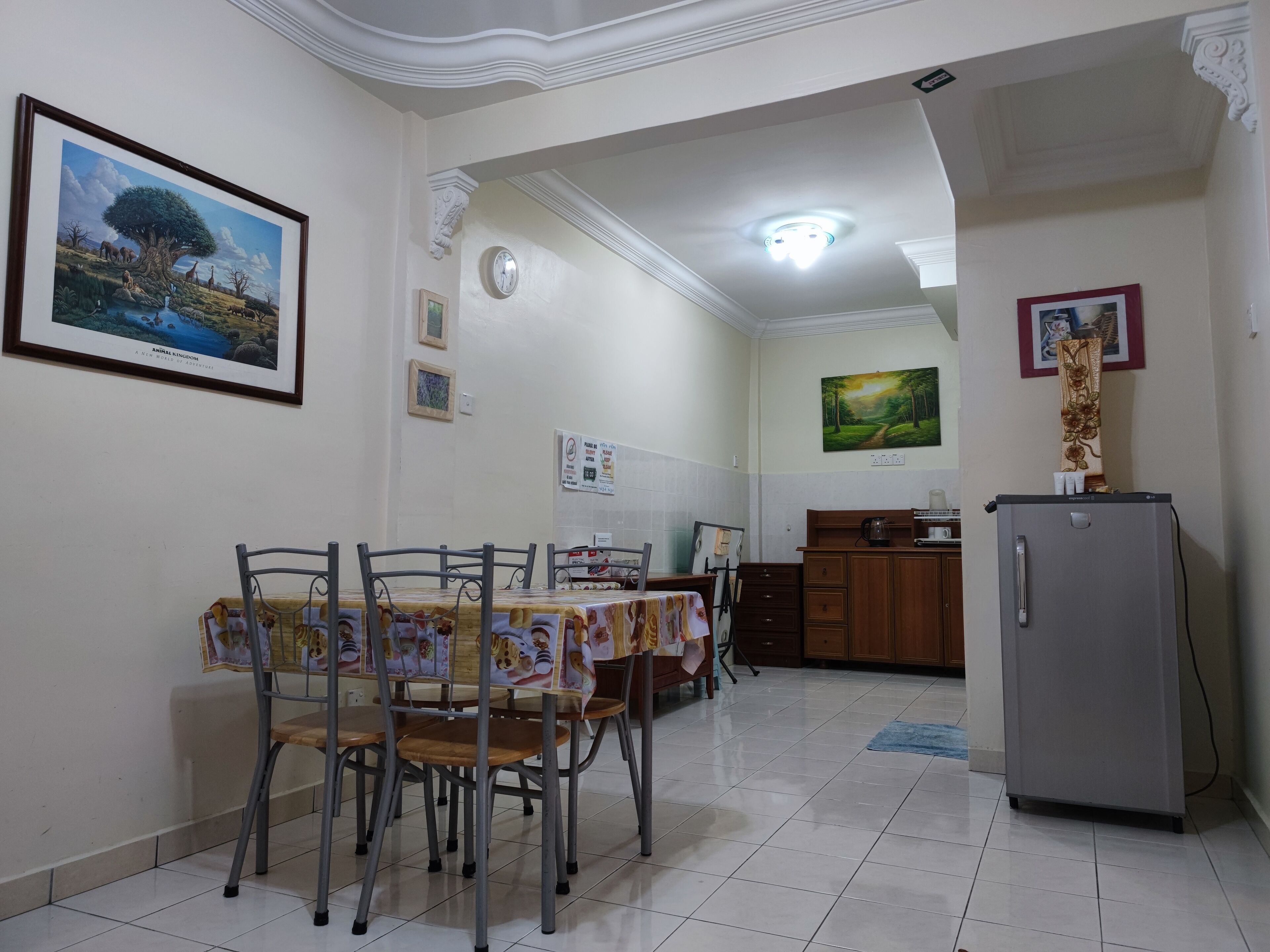 Apartment, 3 Bedrooms | Makan dalam bilik