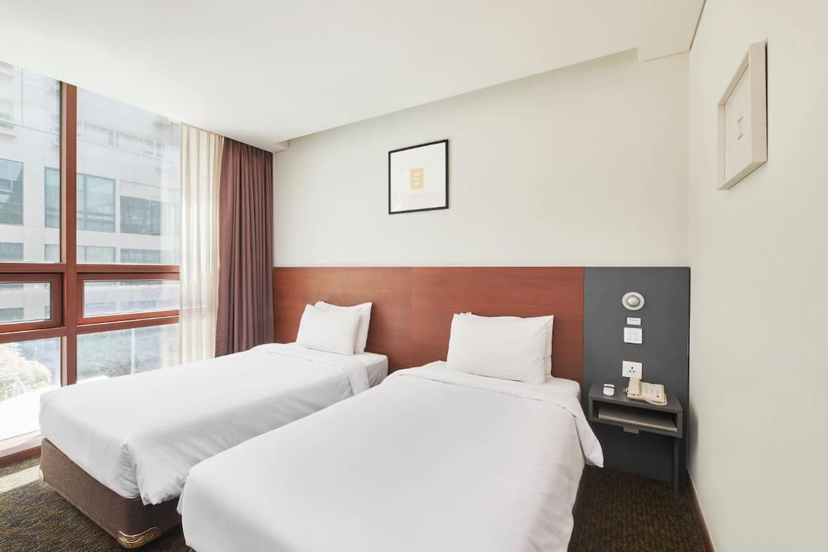DIVE IN SANGWOO SON ART STAY SEOUL 2 / TWIN | 1 quarto, cofres nos quartos, cortinas blackout, quartos à prova de som