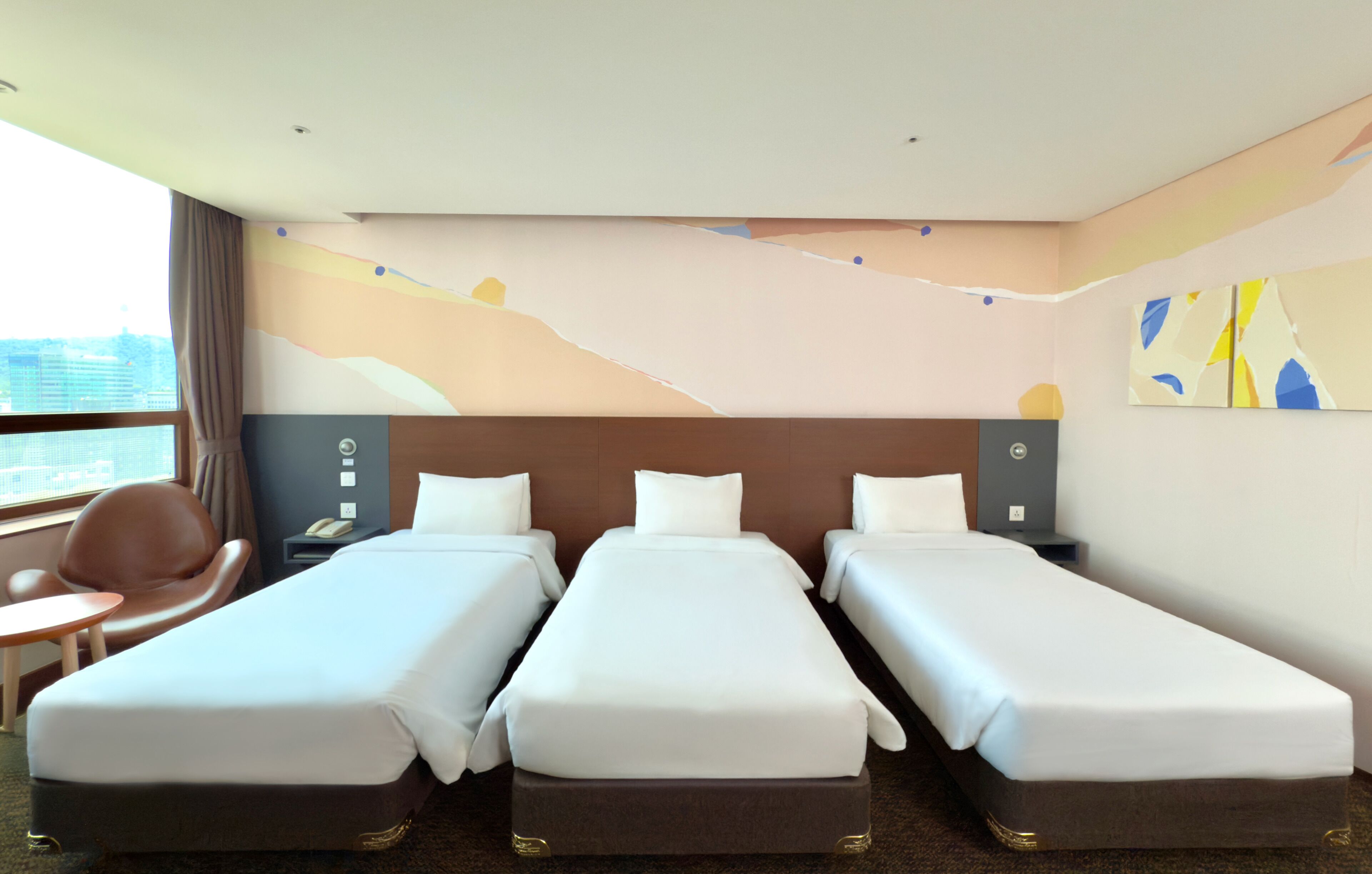 DIVE IN EUNBI LEE ART STAY 1 / TRIPLE | In-room safe, blackout drapes, soundproofing, free WiFi