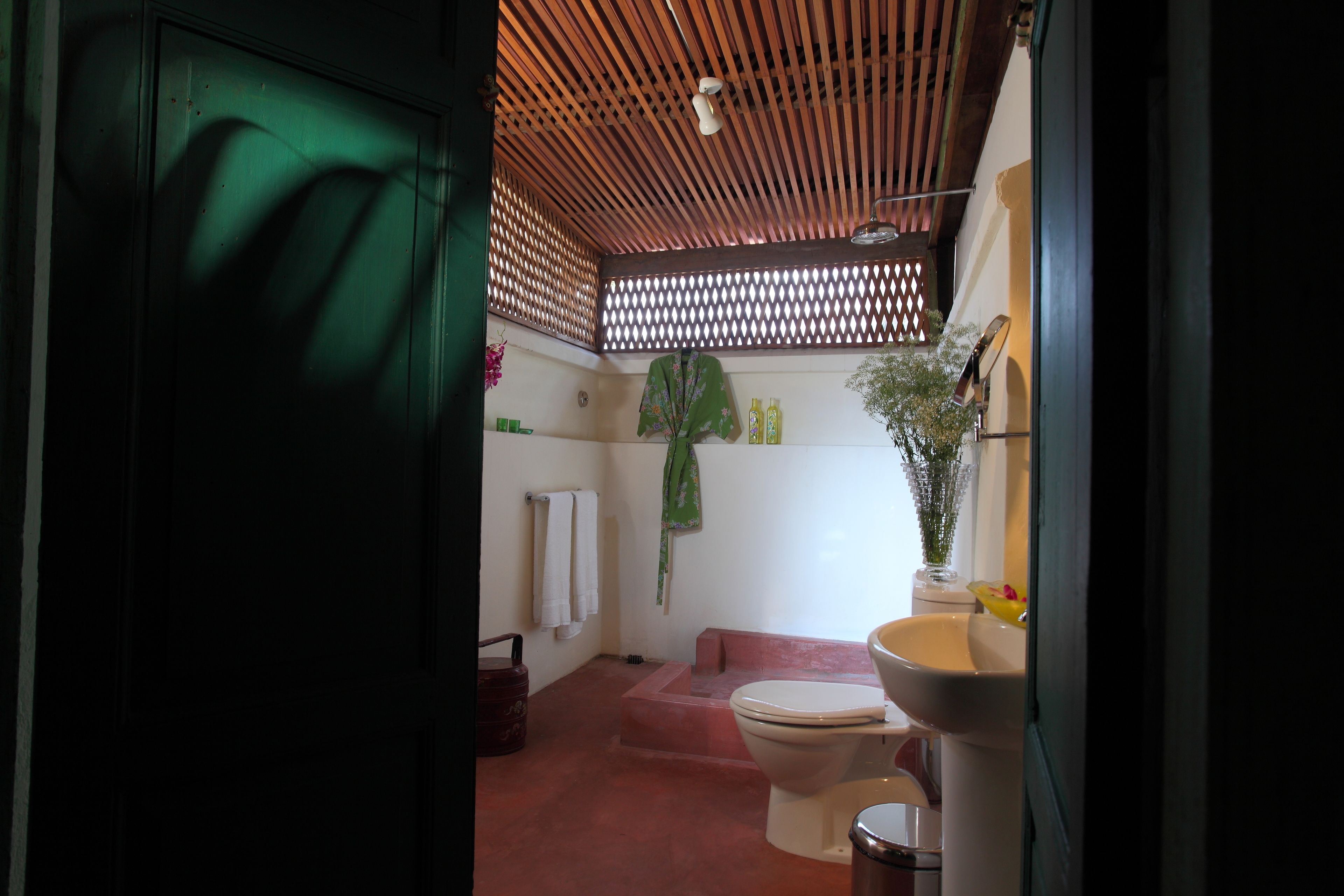 first floor suite | bathroom shower