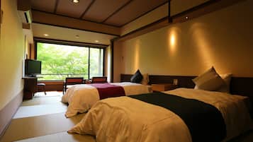 ํธ๋๋์
๋๋ฃธ, ์ฑ๊ธ์นจ๋ 2๊ฐ (Japanese Style, 10 Tatami mats) | ์ฑ
์, ๋ฌด๋ฃ WiFi, ์นจ๋ ์ํธ