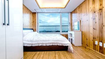 Soundproofing, free WiFi, bed sheets