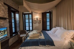 Double Room | 3 bedrooms, premium bedding, soundproofing, iron/ironing board