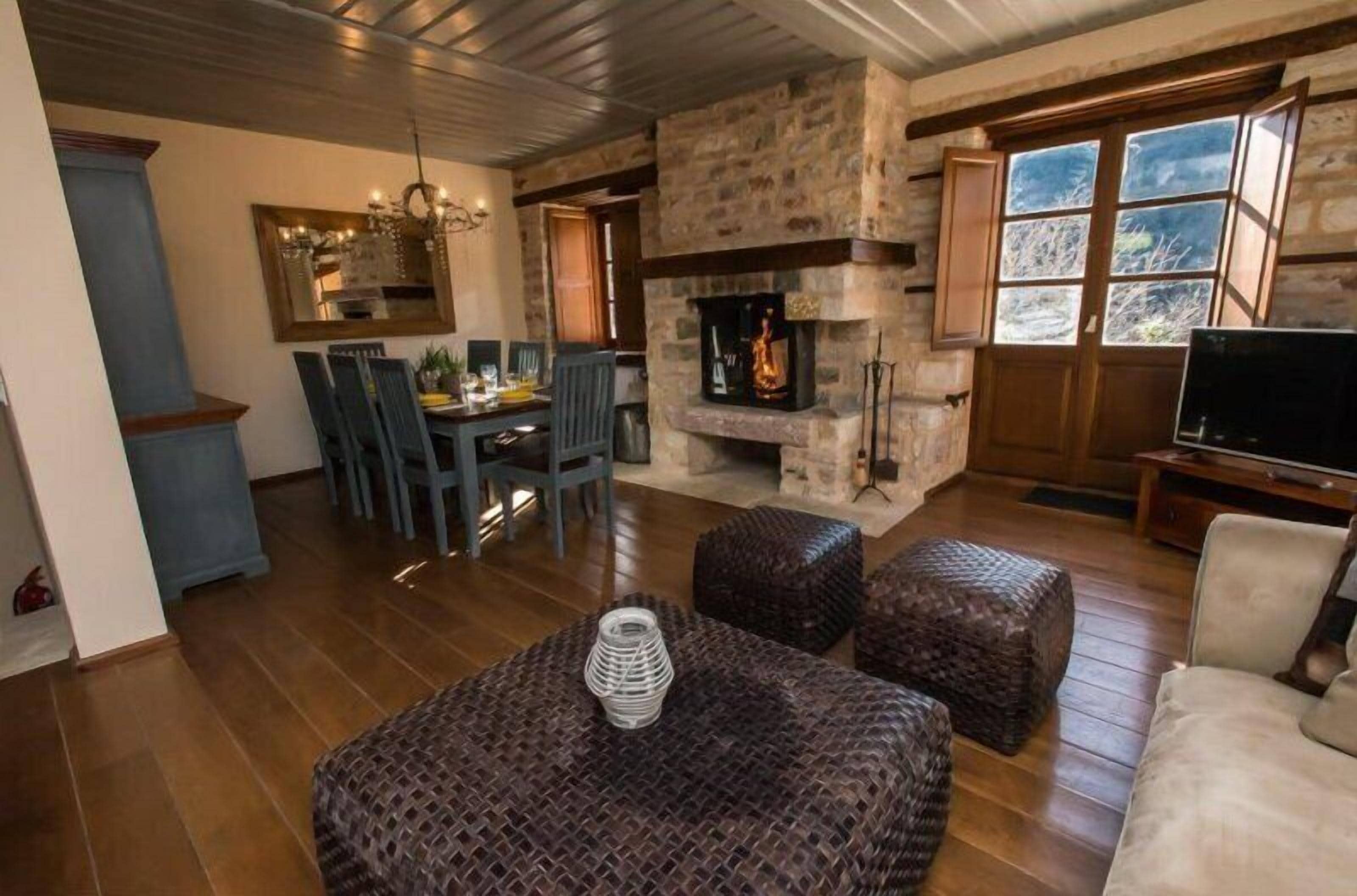 TV LED, lò sưởi, đầu đĩa DVD 