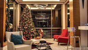Lobby sitting area - Monte Mare Hotel (Ghazir)