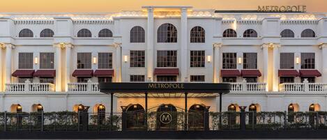 Fachada de la propiedad