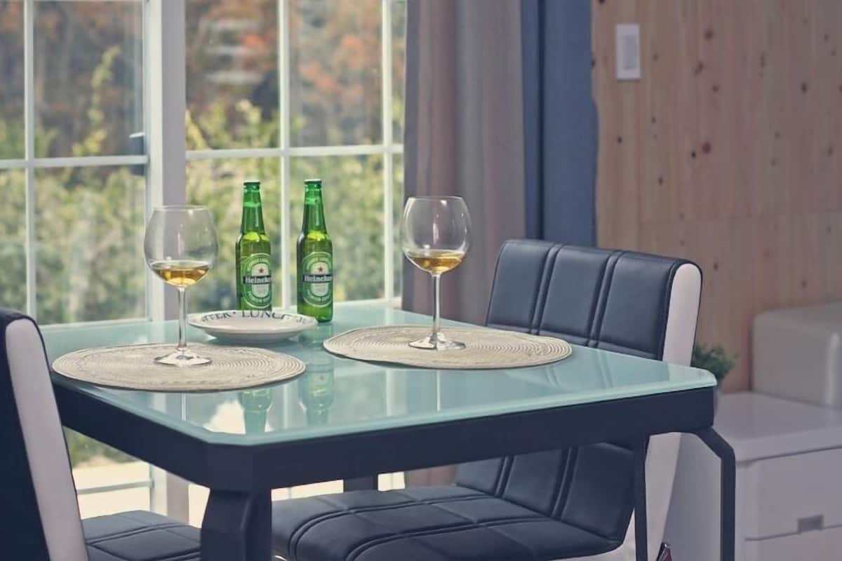 Nemong 1,2,3,4 | Repas dans la chambre