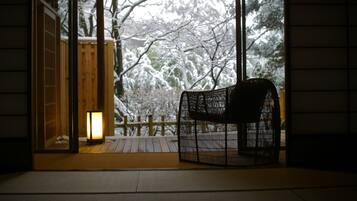 Japanese Executive Room with Beds, Private Open Air Bath | In-room safe, iron/ironing board, free WiFi, bed sheets