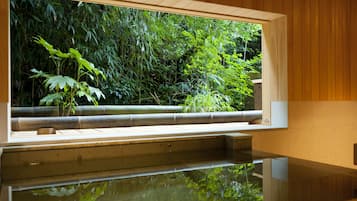 Sauna, hot springs/mineral springs, body treatments, aromatherapy