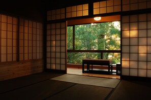 Executive-Suite, Mehrere Betten, Nichtraucher, Whirlpool (Japanese Style, Futons, Open Air Bath) | Wohnbereich