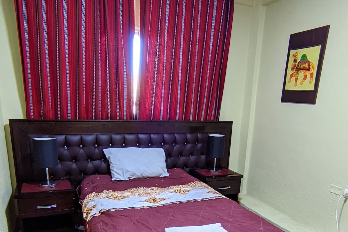 Free WiFi, bed sheets