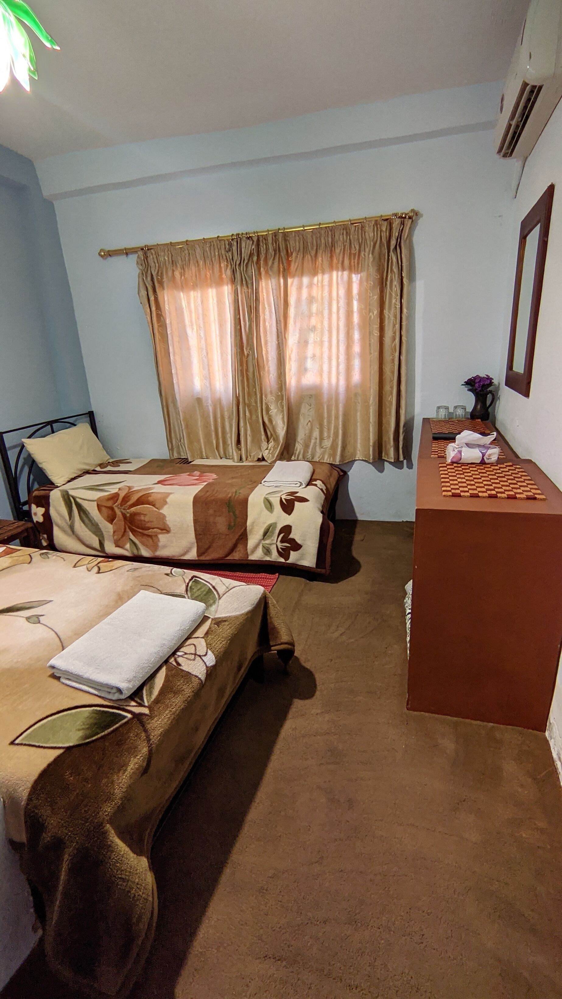 basic twin room, 2 single beds | free wifi, bed sheets