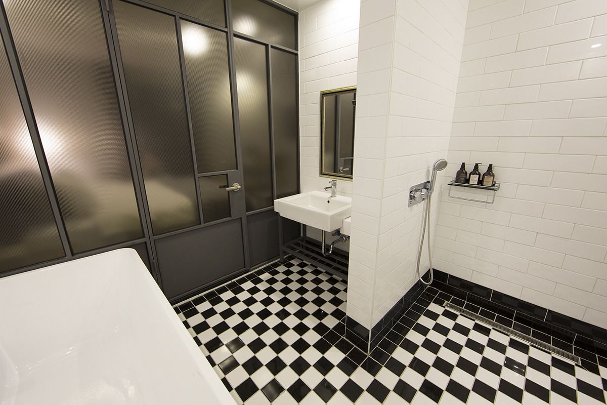 02 deluxe room | bathroom | free toiletries, hair dryer, dressing gowns, slippers