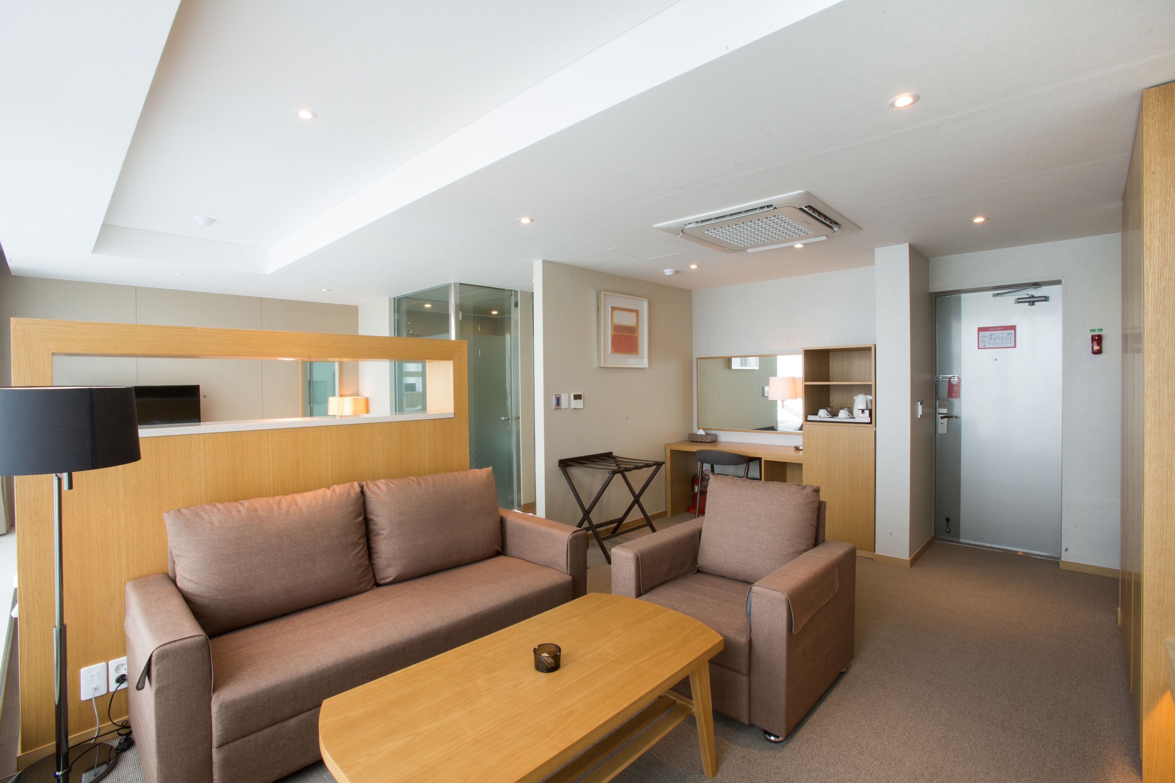 스위트 (B) | 거실 공간 | 평면 TV, 바닥 난방/온돌