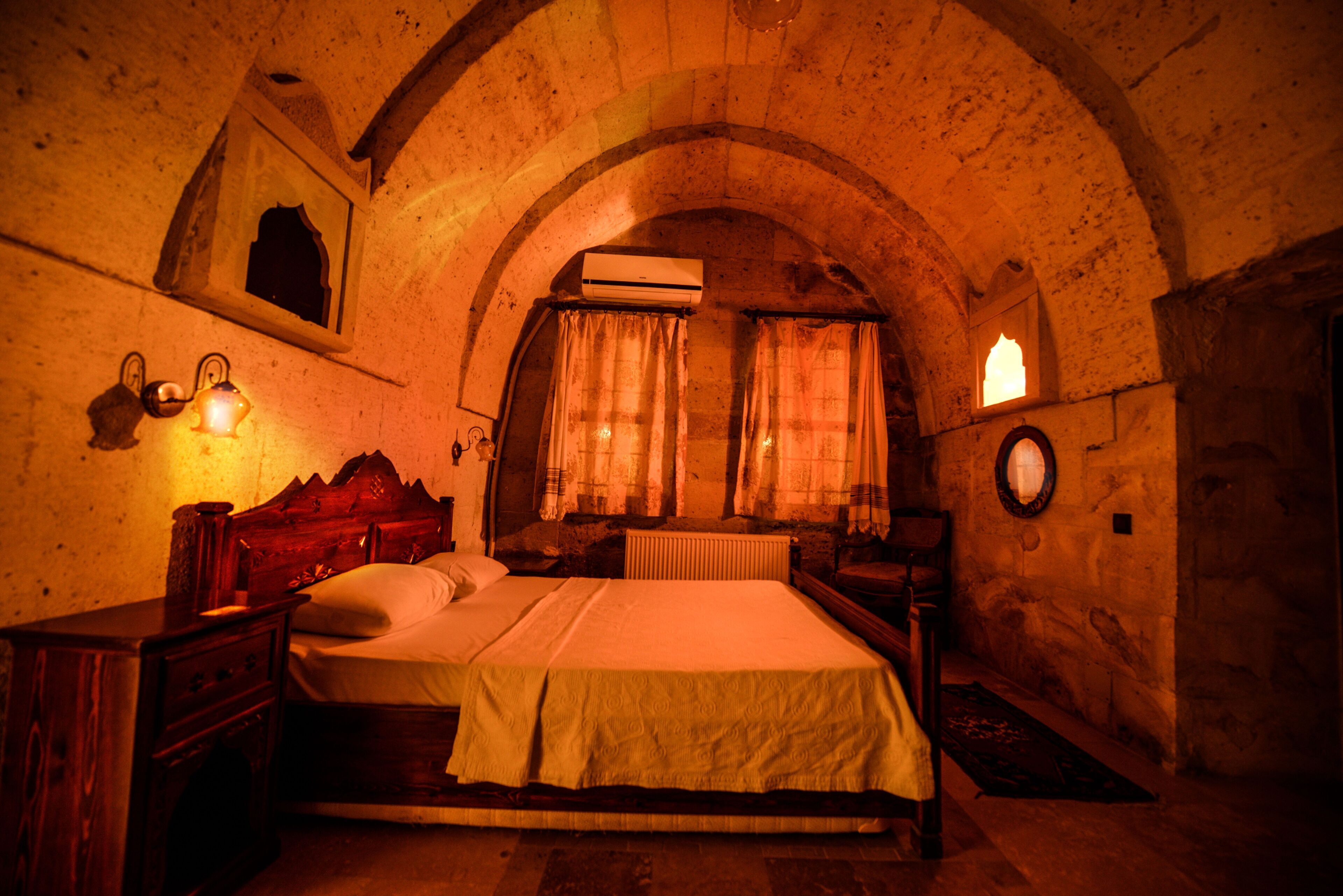 arched suite | free minibar, in-room safe, soundproofing, free wifi
