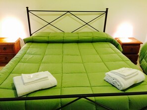 Standard Quadruple Room, 2 Bedrooms, Private Bathroom, Courtyard Area | 1 bedroom, desk, soundproofing, free WiFi - B&B Maremma Nel Tufo (Pitigliano)