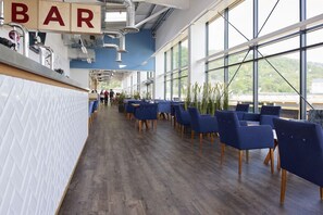 Bar (on property) - Surf Snowdonia (Conwy)