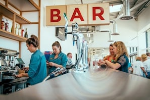 Bar (on property) - Surf Snowdonia (Conwy)