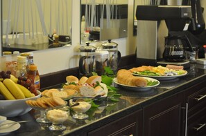 Free daily buffet breakfast