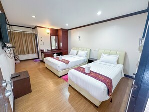 Deluxe Double or Twin Room | Free WiFi, bed sheets - Baiboon Grand Hotel (Mueang Loei)