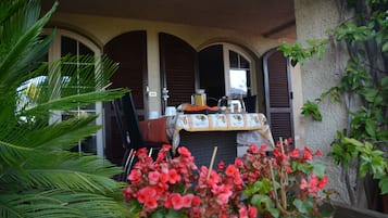 Local cuisine breakfast on weekends (EUR 5 per person)