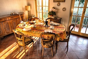 Local cuisine breakfast on weekends (EUR 5 per person)
