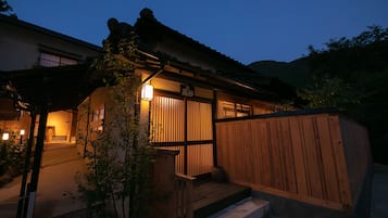 Traditional-Haus (Japanese Style, TAKASAGO) | 1 Schlafzimmer, Minibar, Zimmersafe, Bettwäsche