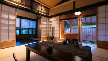 Traditional House (KUNISAKI) | Minibar, in-room safe, bed sheets