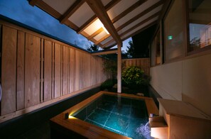 傳統獨棟房屋 (Japanese Style, TAKASAGO) | 浴室 | 免費盥洗用品、吹風機、坐浴桶、毛巾