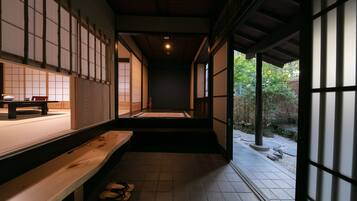 離れ 鶴見 | 1 室のベッドルーム、ミニバー、セーフティボックス (室内)、ベッドシーツ