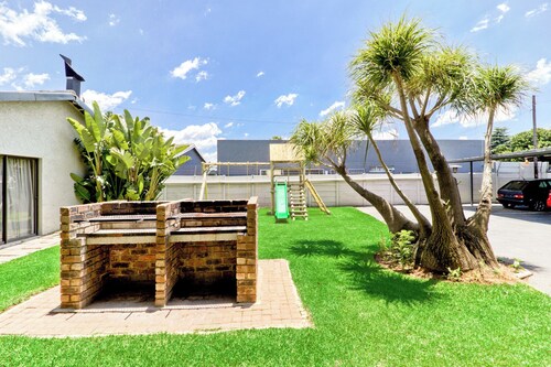 Bm Gardens Apartment Hotel