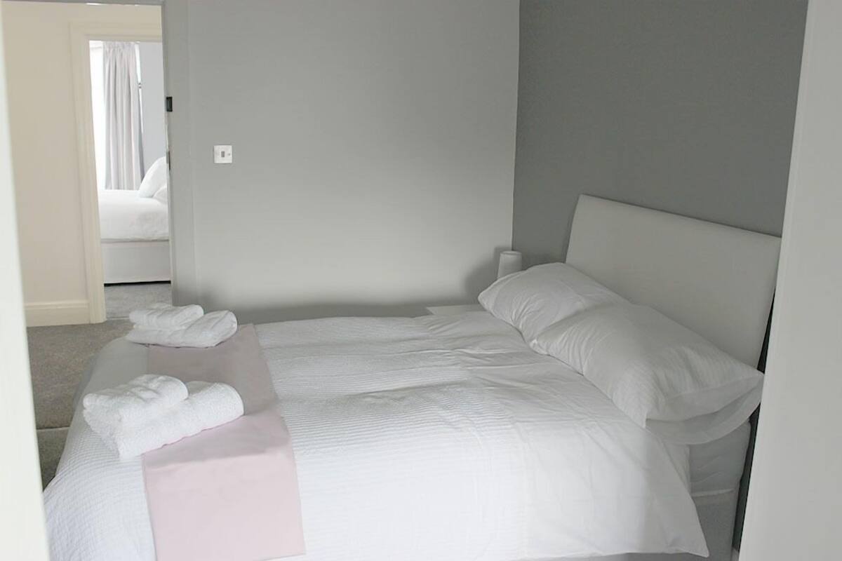 Comfort Room, 1 Double Bed, Garden View (Ensuite) | Desk, free WiFi