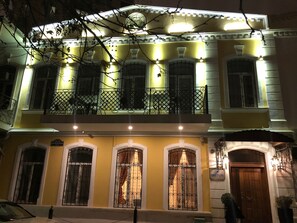 Front of property - Swan Hotel (Baku)