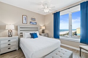 Condo, 3 Bedrooms, Sea View (1-701)
