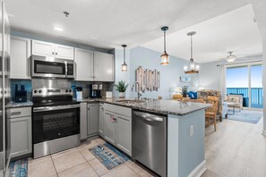 Condo, 2 Bedrooms, Ocean View (1-2003) | Private kitchen
